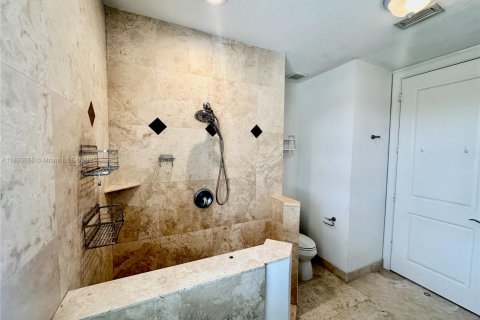 Touwnhouse à louer à Fort Lauderdale, Floride: 3 chambres, 193.98 m2 № 1945577 - photo 28