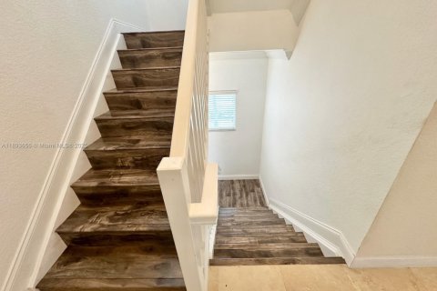 Touwnhouse à louer à Fort Lauderdale, Floride: 3 chambres, 193.98 m2 № 1945577 - photo 21