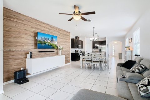 House in Saint Cloud, Florida 4 bedrooms № 1953791 - photo 24