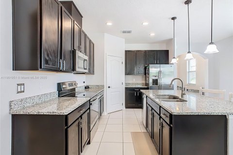 House in Saint Cloud, Florida 4 bedrooms № 1953791 - photo 16