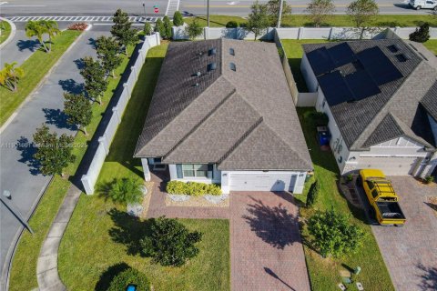 House in Saint Cloud, Florida 4 bedrooms № 1953791 - photo 7