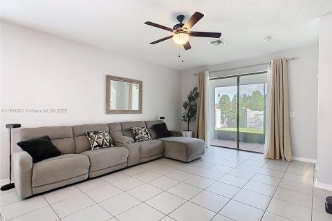 House in Saint Cloud, Florida 4 bedrooms № 1953791 - photo 23