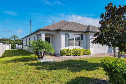 House in Saint Cloud, Florida 4 bedrooms № 1953791 - photo 3