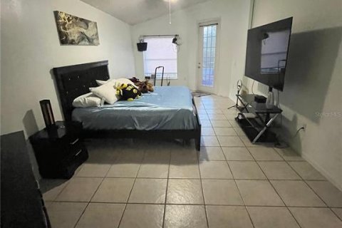 Casa en venta en Kissimmee, Florida, 5 dormitorios, 213.68 m2 № 2232346 - foto 9