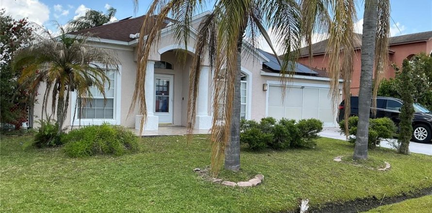 Casa en Kissimmee, Florida 5 dormitorios, 213.68 m2 № 2232346