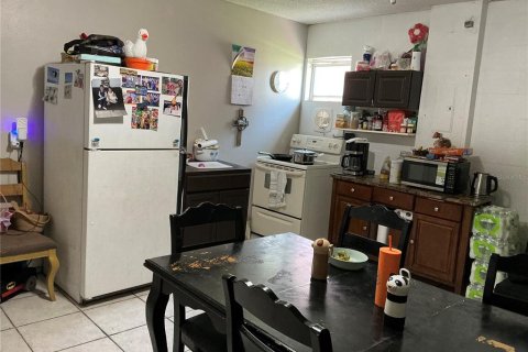 Casa en venta en Kissimmee, Florida, 5 dormitorios, 213.68 m2 № 2232346 - foto 15