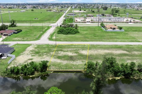 Immobilier commercial à vendre à Cape Coral, Floride № 1939596 - photo 1