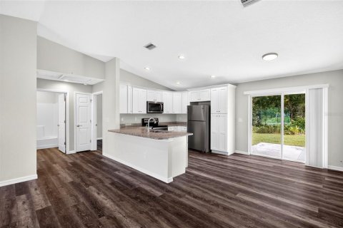 House in Ocala, Florida 3 bedrooms, 120.77 sq.m. № 2391581 - photo 11