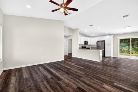 House in Ocala, Florida 3 bedrooms, 120.77 sq.m. № 2391581 - photo 5