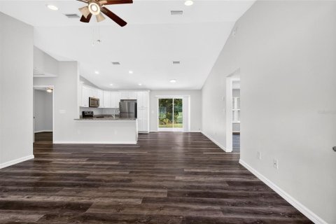 House in Ocala, Florida 3 bedrooms, 120.77 sq.m. № 2391581 - photo 4
