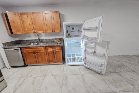 Снять в аренду виллу или дом в Лодерхилл, Флорида 3 спальни, 334.45м2, № 1997313 - фото 15