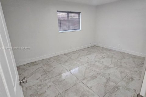 Снять в аренду виллу или дом в Лодерхилл, Флорида 3 спальни, 334.45м2, № 1997313 - фото 17