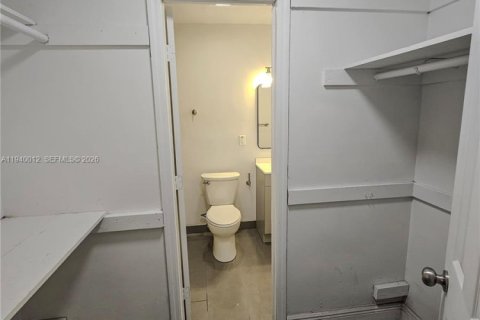 Снять в аренду виллу или дом в Лодерхилл, Флорида 3 спальни, 334.45м2, № 1997313 - фото 5