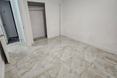 Снять в аренду виллу или дом в Лодерхилл, Флорида 3 спальни, 334.45м2, № 1997313 - фото 9