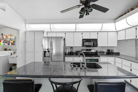 Casa en venta en Homosassa, Florida, 4 dormitorios, 252.69 m2 № 1911431 - foto 6
