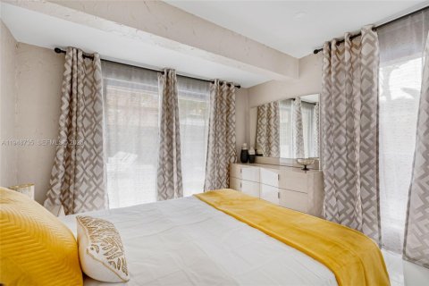 Снять в аренду виллу или дом в Лодердейл-бай-те-Си, Флорида 5 спален, 226.68м2, № 2004998 - фото 28