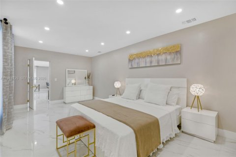 Снять в аренду виллу или дом в Лодердейл-бай-те-Си, Флорида 5 спален, 226.68м2, № 2004998 - фото 22