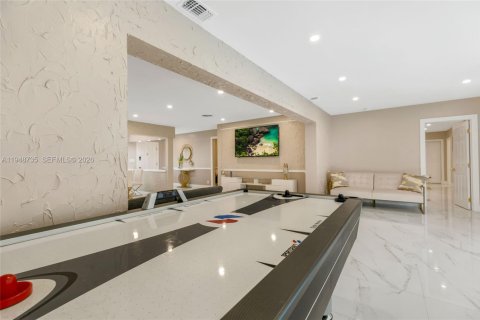 Снять в аренду виллу или дом в Лодердейл-бай-те-Си, Флорида 5 спален, 226.68м2, № 2004998 - фото 21