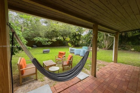 Villa ou maison à louer à North Miami, Floride: 4 chambres, 148.64 m2 № 1931276 - photo 1