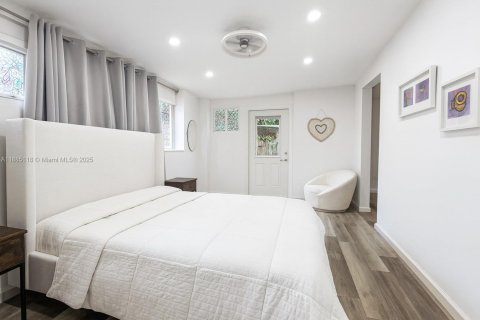 Villa ou maison à louer à North Miami, Floride: 4 chambres, 148.64 m2 № 1931276 - photo 6