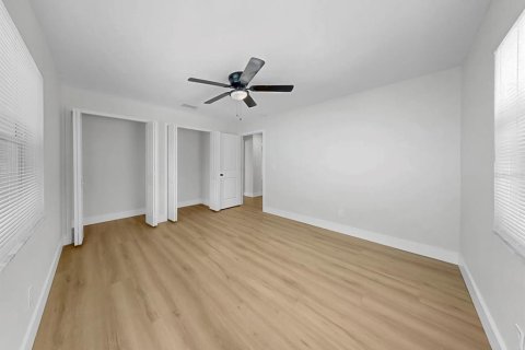 House in Apollo Beach, Florida 3 bedrooms, 137.5 sq.m. № 2094736 - photo 22