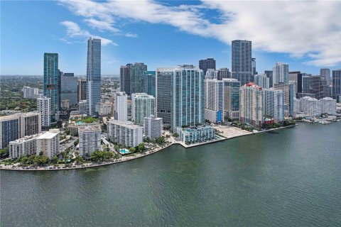 Copropriété à louer à Miami, Floride: 3 chambres, 121.52 m2 № 2075604 - photo 28