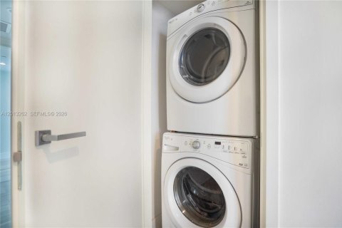 Copropriété à louer à Miami, Floride: 3 chambres, 121.52 m2 № 2075604 - photo 19