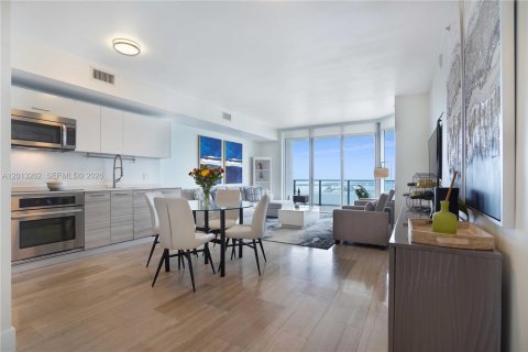 Copropriété à louer à Miami, Floride: 3 chambres, 121.52 m2 № 2075604 - photo 7