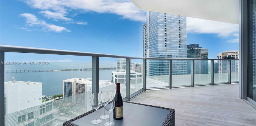 Condo à Miami, Floride, 3 chambres  № 2075604