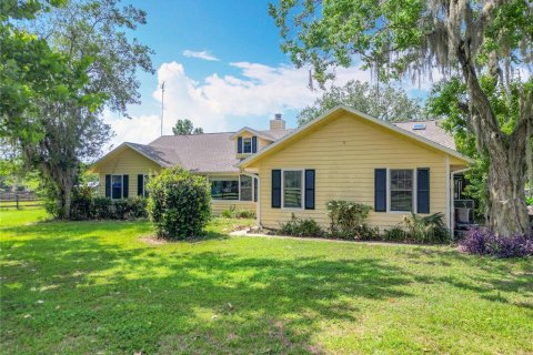 House in Ocala, Florida 3 bedrooms, 185.8 sq.m. № 1760620 - photo 1