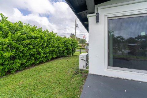 House in Fort Lauderdale, Florida 3 bedrooms, 145.11 sq.m. № 1435819 - photo 15