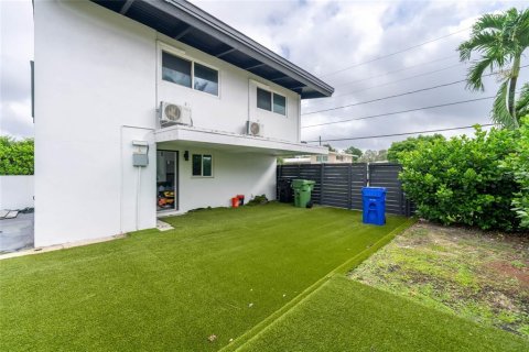 House in Fort Lauderdale, Florida 3 bedrooms, 145.11 sq.m. № 1435819 - photo 5