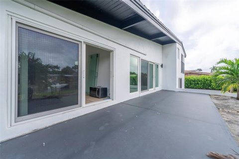 House in Fort Lauderdale, Florida 3 bedrooms, 145.11 sq.m. № 1435819 - photo 17