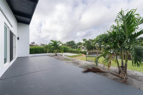 House in Fort Lauderdale, Florida 3 bedrooms, 145.11 sq.m. № 1435819 - photo 18