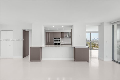 Condominio en venta en Miami Beach, Florida, 2 dormitorios, 152.82 m2 № 1830878 - foto 21