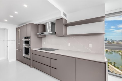 Condominio en venta en Miami Beach, Florida, 2 dormitorios, 152.82 m2 № 1830878 - foto 14
