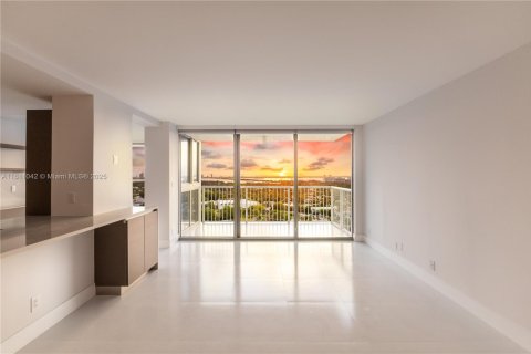Condominio en venta en Miami Beach, Florida, 2 dormitorios, 152.82 m2 № 1830878 - foto 15