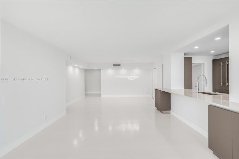 Condominio en venta en Miami Beach, Florida, 2 dormitorios, 152.82 m2 № 1830878 - foto 17