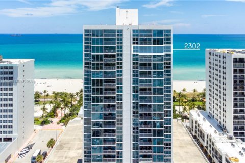 Condominio en venta en Miami Beach, Florida, 2 dormitorios, 152.82 m2 № 1830878 - foto 10