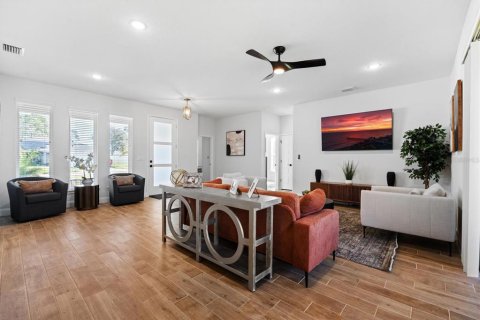 House in Palm Coast, Florida 4 bedrooms, 167.22 sq.m. № 1855618 - photo 8