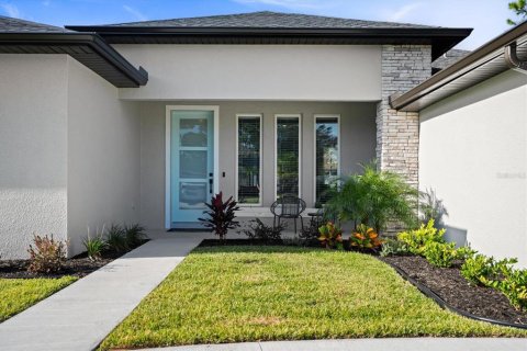 House in Palm Coast, Florida 4 bedrooms, 167.22 sq.m. № 1855618 - photo 3