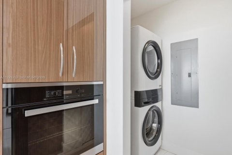 Condo in Sunny Isles Beach, Florida, 1 bedroom  № 2337005 - photo 5