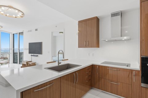 Condo in Sunny Isles Beach, Florida, 1 bedroom  № 2337005 - photo 3