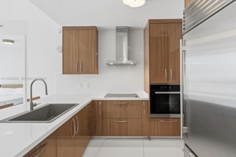 Condo in Sunny Isles Beach, Florida, 1 bedroom  № 2337005 - photo 4