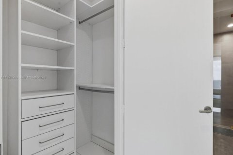 Condo in Sunny Isles Beach, Florida, 1 bedroom  № 2337005 - photo 27