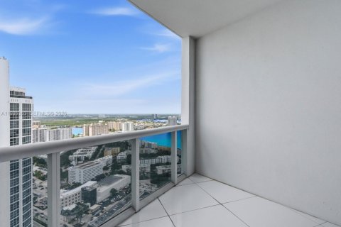 Condo in Sunny Isles Beach, Florida, 1 bedroom  № 2337005 - photo 15