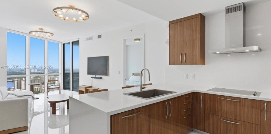 Condo in Sunny Isles Beach, Florida, 1 bedroom  № 2337005