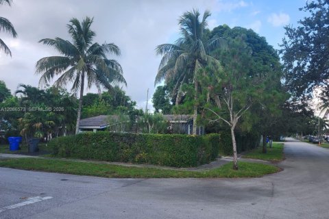 Villa ou maison à louer à Hollywood, Floride: 3 chambres, 116.13 m2 № 2362704 - photo 15