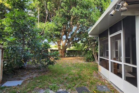 Villa ou maison à louer à Hollywood, Floride: 3 chambres, 116.13 m2 № 2362704 - photo 4