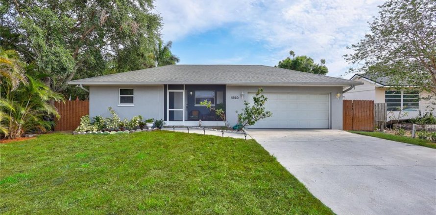 Villa ou maison à Saint Petersburg, Floride 3 chambres, 115.2 m2 № 1678062